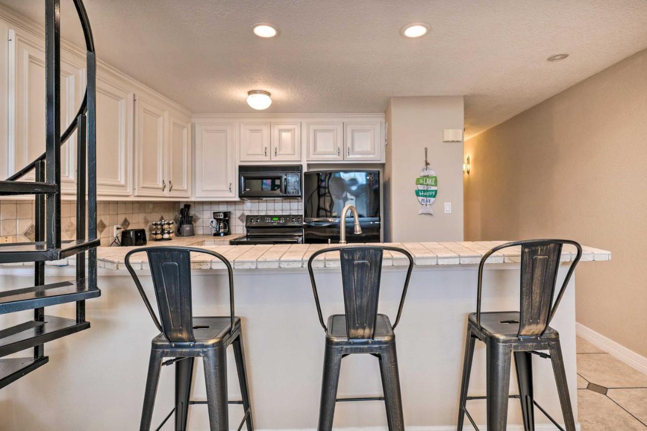 Idyllic Montgomery Condo With Pool And Lake View! エクステリア 写真