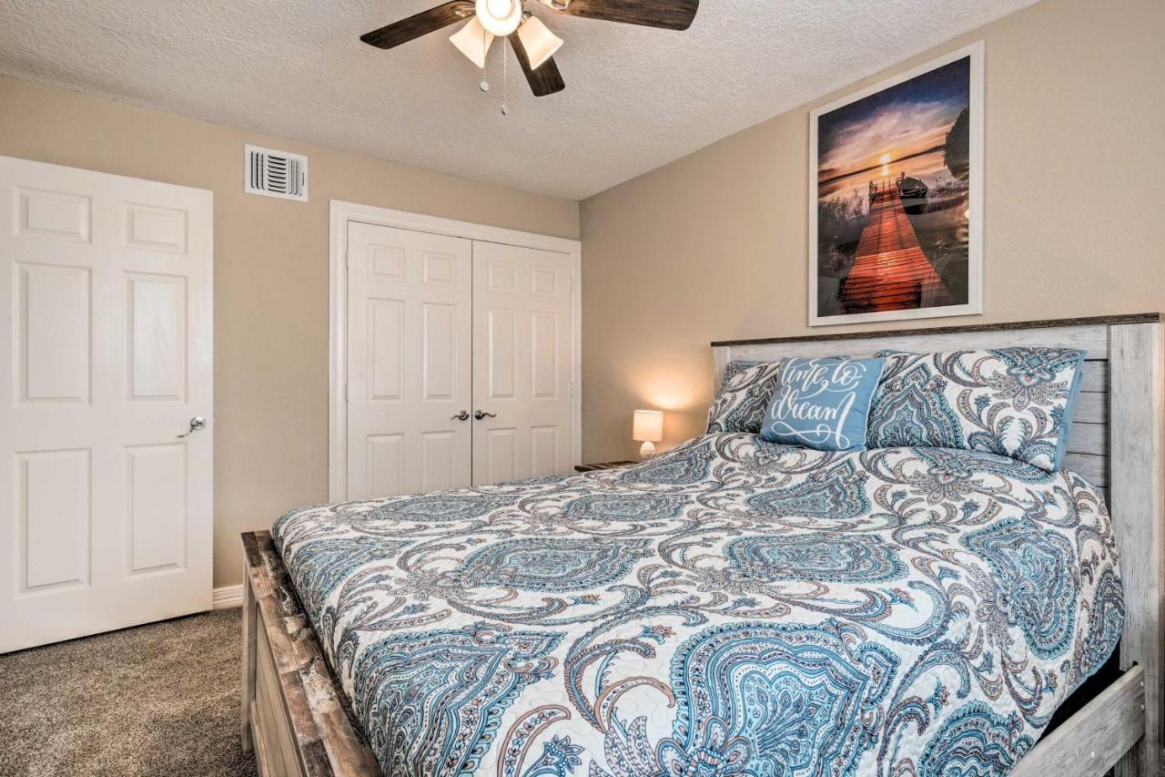 Idyllic Montgomery Condo With Pool And Lake View! エクステリア 写真